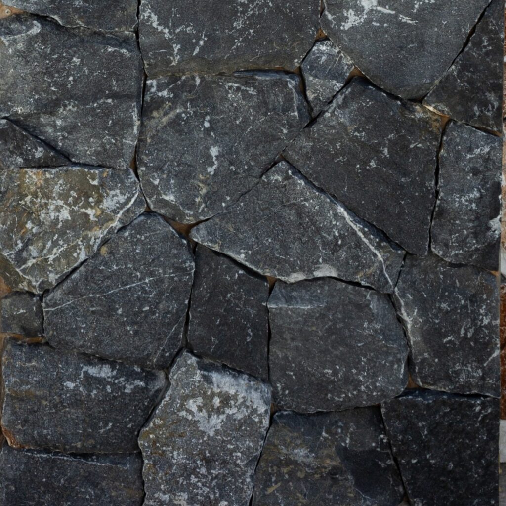 Black Pearl Rockface